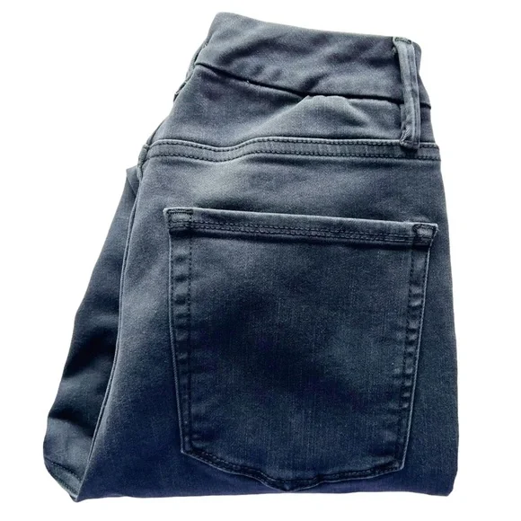 Good American Good Waist Black Distressed Jean6 (28)